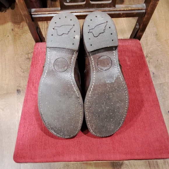 Red Wing Shoes Brown Boots with Lace-Up Design and Sturdy Sole - Picture 4 of 6